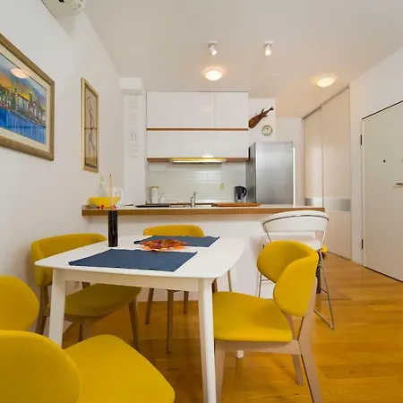 Top Place To In Apartment *